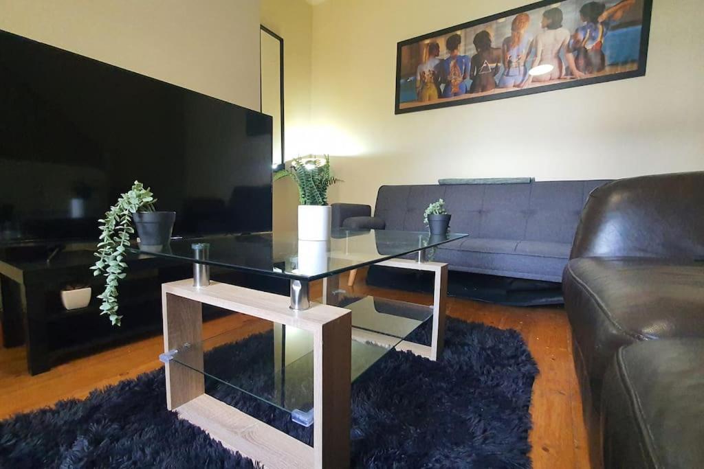 Free Netflix, Large House, Great Price Apartment Кардиф Екстериор снимка